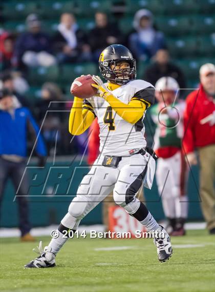 Thumbnail 2 in Henninger vs. Jamestown (NYSPHSAA Class AA Semifinal) photogallery.