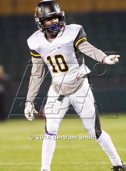 Thumbnail 2 in Henninger vs. Jamestown (NYSPHSAA Class AA Semifinal) photogallery.