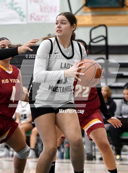 Thumbnail 2 in Rio Vista vs. Rodriguez (Steve Cauchi Ram Jam) photogallery.