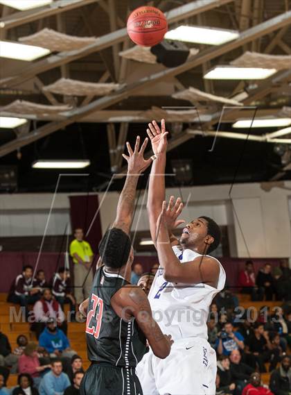 Thumbnail 1 in Gonzaga vs. Chester (Spalding Hoophall Classic) photogallery.