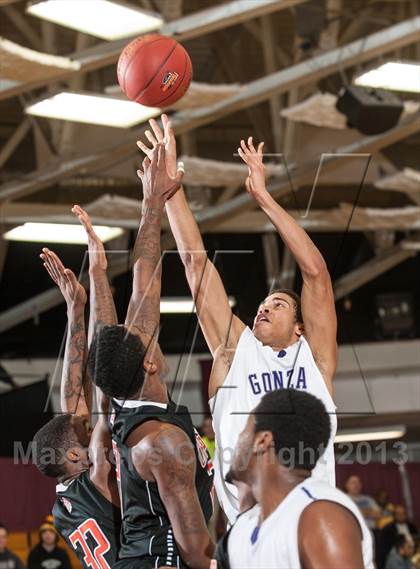 Thumbnail 3 in Gonzaga vs. Chester (Spalding Hoophall Classic) photogallery.