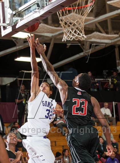 Thumbnail 2 in Gonzaga vs. Chester (Spalding Hoophall Classic) photogallery.