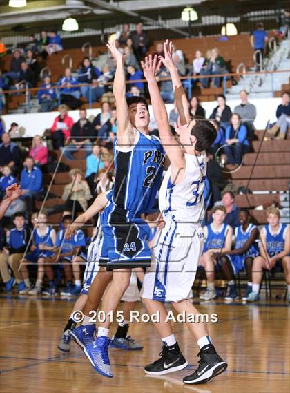 Thumbnail 3 in Creighton Prep vs. Lincoln East  photogallery.