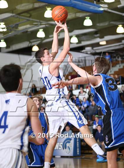 Thumbnail 1 in Creighton Prep vs. Lincoln East  photogallery.