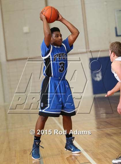 Thumbnail 2 in Creighton Prep vs. Lincoln East  photogallery.