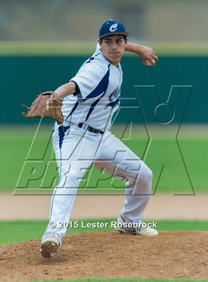 Thumbnail 3 in Central Catholic vs Stilwell photogallery.