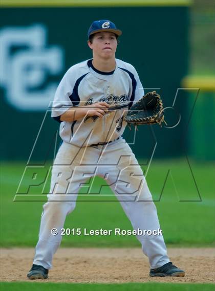 Thumbnail 1 in Central Catholic vs Stilwell photogallery.