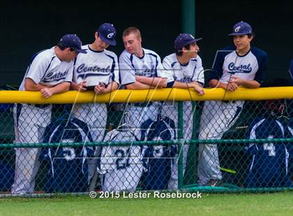 Thumbnail 1 in Central Catholic vs Stilwell photogallery.