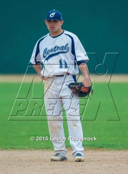 Thumbnail 2 in Central Catholic vs Stilwell photogallery.