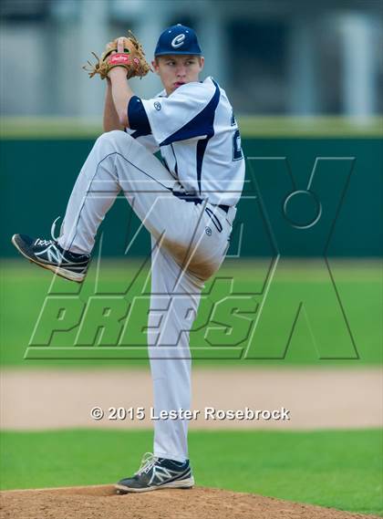 Thumbnail 3 in Central Catholic vs Stilwell photogallery.