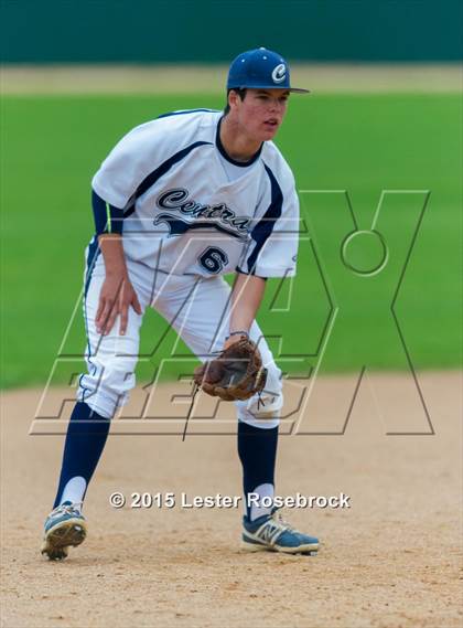 Thumbnail 2 in Central Catholic vs Stilwell photogallery.