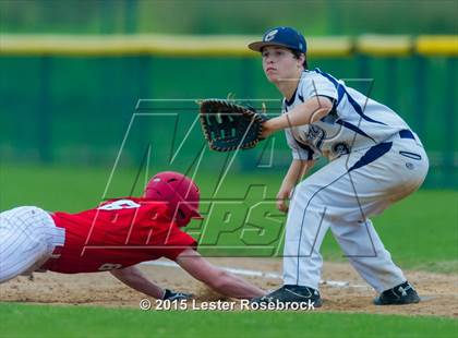 Thumbnail 2 in Central Catholic vs Stilwell photogallery.
