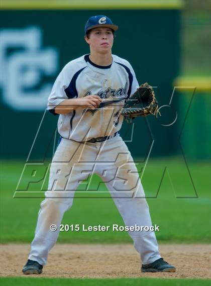 Thumbnail 2 in Central Catholic vs Stilwell photogallery.