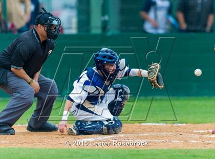 Thumbnail 2 in Central Catholic vs Stilwell photogallery.