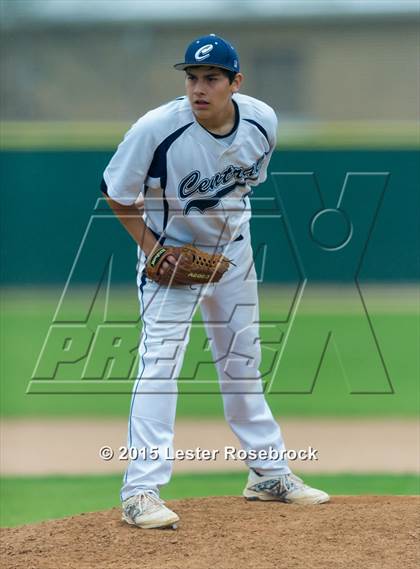 Thumbnail 1 in Central Catholic vs Stilwell photogallery.