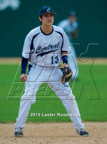 Thumbnail 3 in Central Catholic vs Stilwell photogallery.