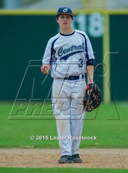 Thumbnail 3 in Central Catholic vs Stilwell photogallery.