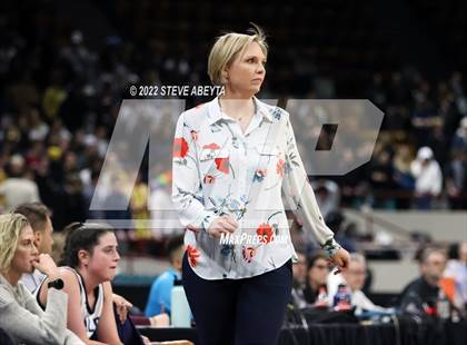 Thumbnail 2 in Arapahoe vs Valor Christian (CHSAA 5A Final Four) photogallery.