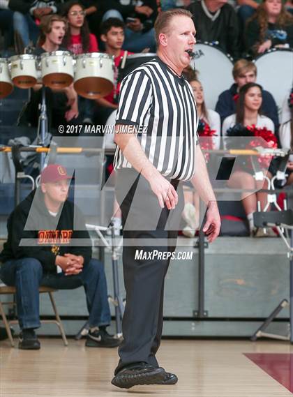 Thumbnail 1 in La Salle vs. Oxnard photogallery.