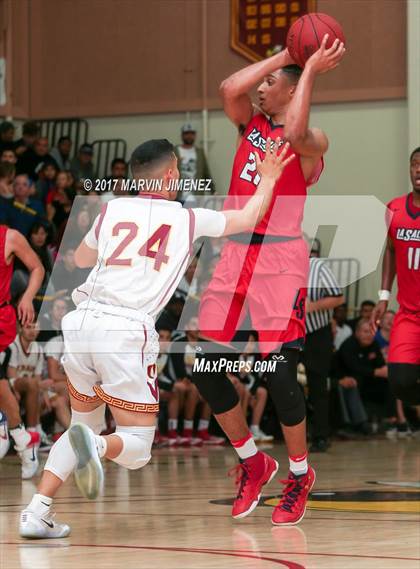 Thumbnail 1 in La Salle vs. Oxnard photogallery.