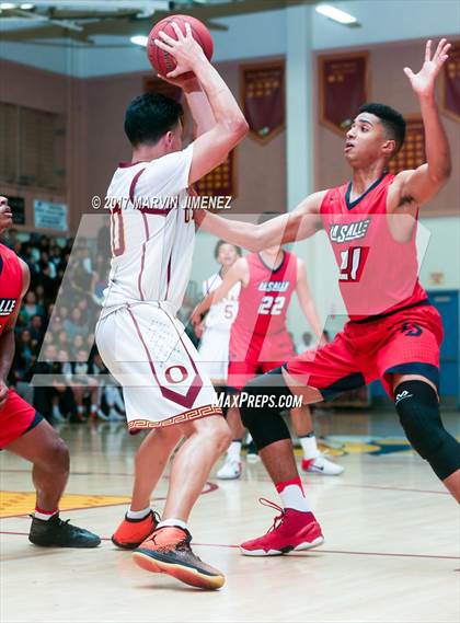 Thumbnail 1 in La Salle vs. Oxnard photogallery.