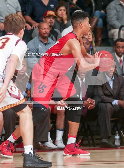 Thumbnail 3 in La Salle vs. Oxnard photogallery.