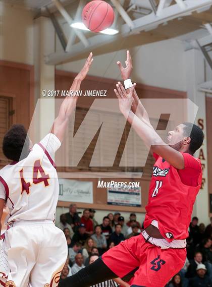 Thumbnail 3 in La Salle vs. Oxnard photogallery.