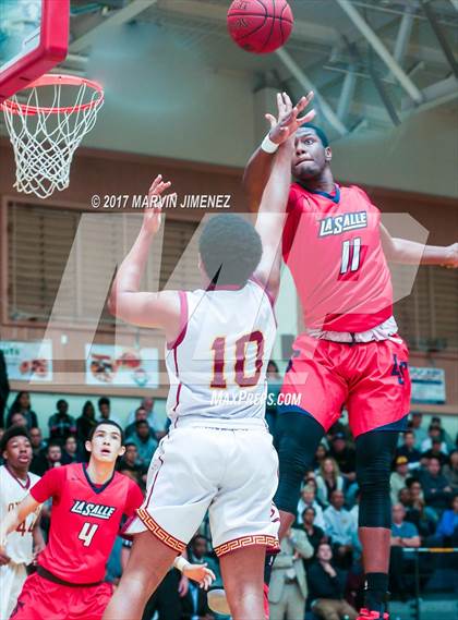 Thumbnail 3 in La Salle vs. Oxnard photogallery.