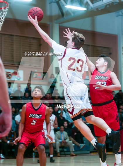 Thumbnail 1 in La Salle vs. Oxnard photogallery.