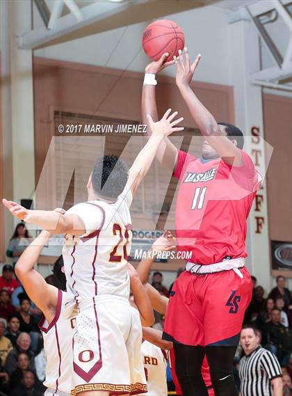 Thumbnail 1 in La Salle vs. Oxnard photogallery.