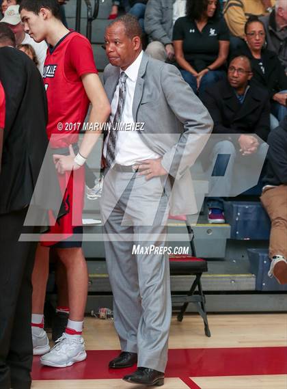 Thumbnail 2 in La Salle vs. Oxnard photogallery.