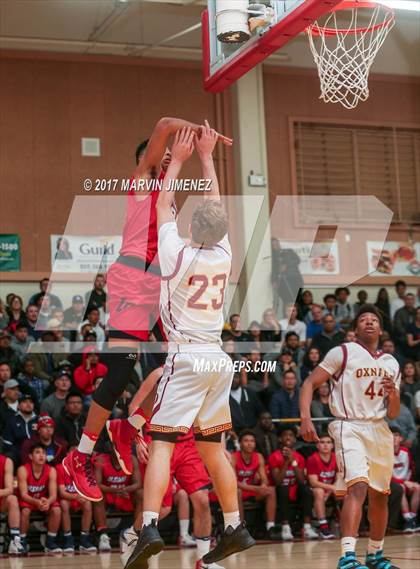 Thumbnail 3 in La Salle vs. Oxnard photogallery.