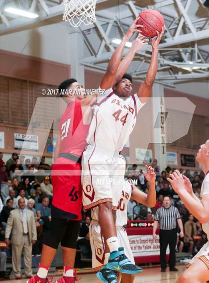 Thumbnail 2 in La Salle vs. Oxnard photogallery.
