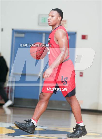 Thumbnail 3 in La Salle vs. Oxnard photogallery.