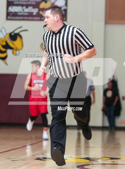 Thumbnail 1 in La Salle vs. Oxnard photogallery.