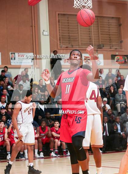 Thumbnail 1 in La Salle vs. Oxnard photogallery.