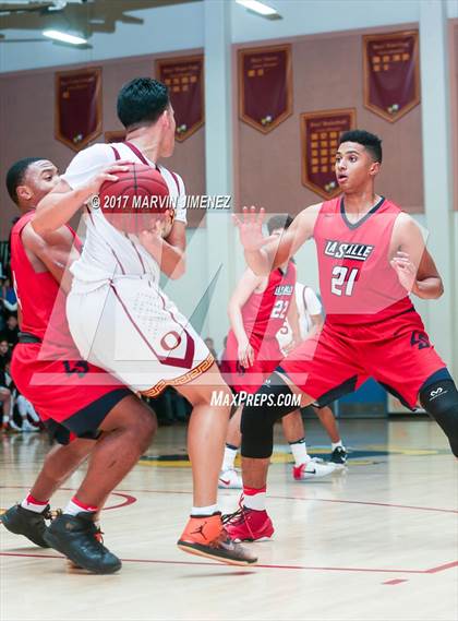 Thumbnail 3 in La Salle vs. Oxnard photogallery.