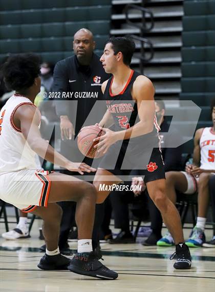Thumbnail 2 in Central vs. TMI-Episcopal photogallery.
