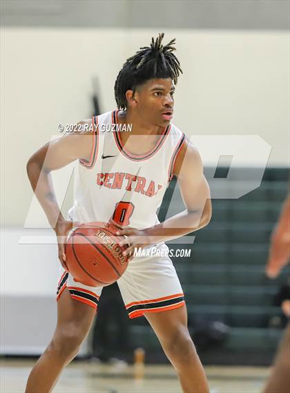 Thumbnail 2 in Central vs. TMI-Episcopal photogallery.