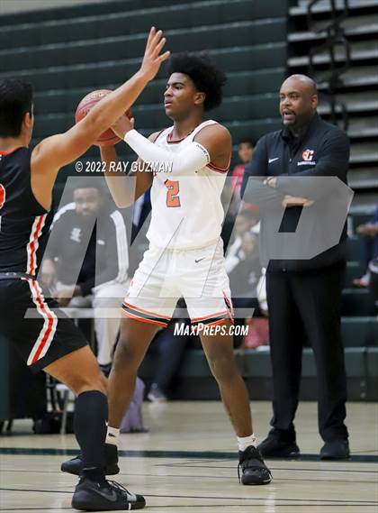 Thumbnail 2 in Central vs. TMI-Episcopal photogallery.