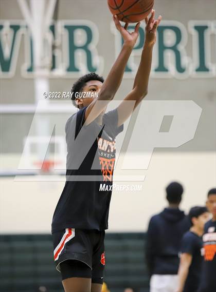Thumbnail 3 in Central vs. TMI-Episcopal photogallery.