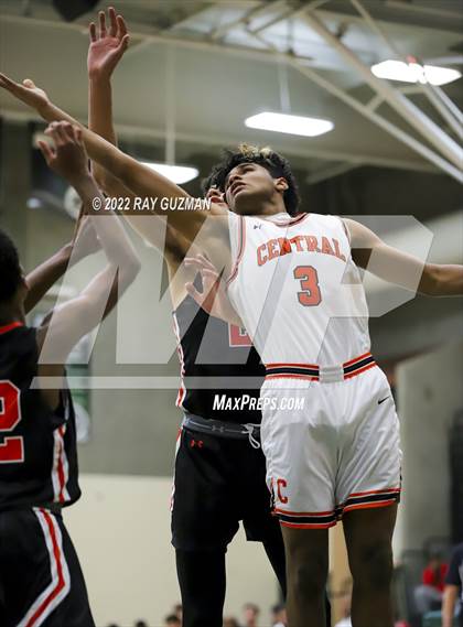 Thumbnail 2 in Central vs. TMI-Episcopal photogallery.