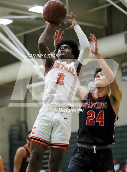 Thumbnail 3 in Central vs. TMI-Episcopal photogallery.