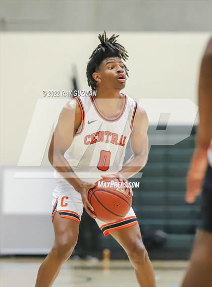 Thumbnail 3 in Central vs. TMI-Episcopal photogallery.