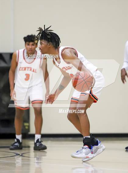 Thumbnail 3 in Central vs. TMI-Episcopal photogallery.