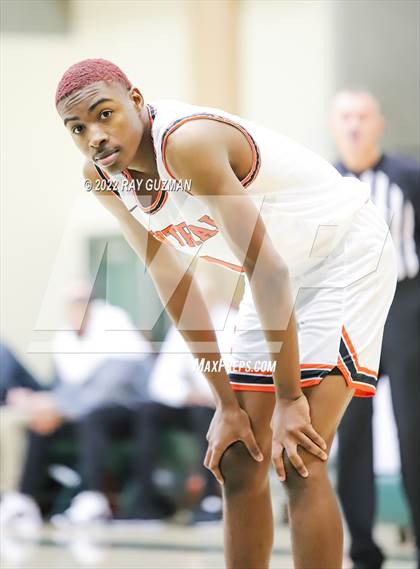 Thumbnail 3 in Central vs. TMI-Episcopal photogallery.