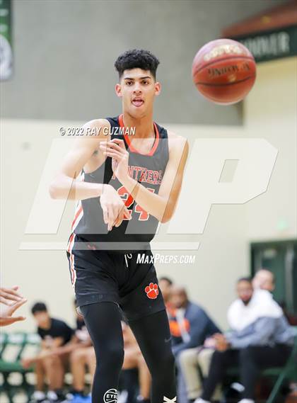 Thumbnail 3 in Central vs. TMI-Episcopal photogallery.