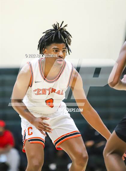 Thumbnail 3 in Central vs. TMI-Episcopal photogallery.