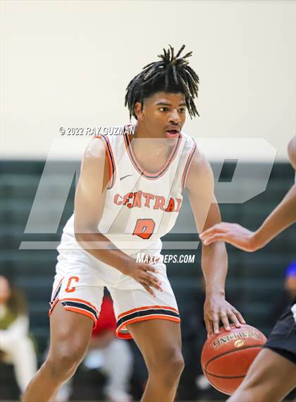 Thumbnail 2 in Central vs. TMI-Episcopal photogallery.