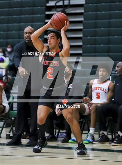 Thumbnail 3 in Central vs. TMI-Episcopal photogallery.
